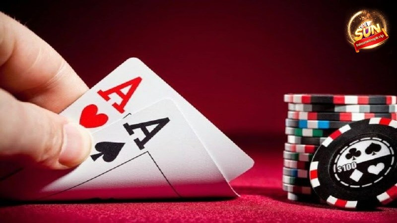 Người chơi sẽ nhận bài và tính tổng số điểm